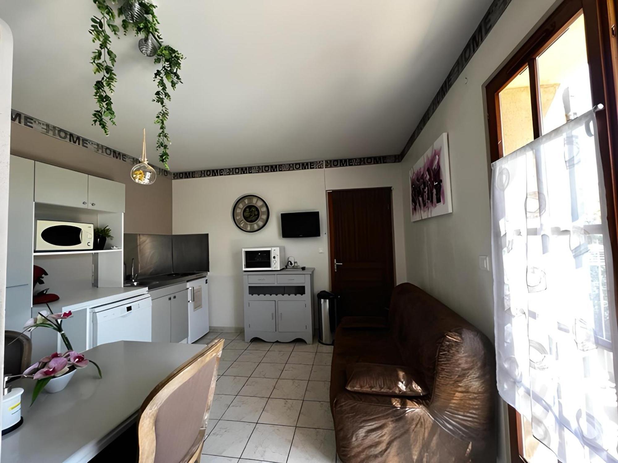 Gite Les Feuilles De Chene Villa Carpentras Bagian luar foto
