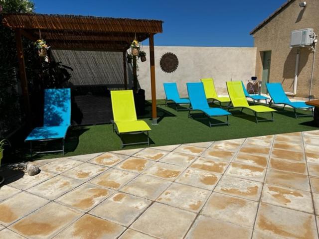 Gite Les Feuilles De Chene Villa Carpentras Bagian luar foto