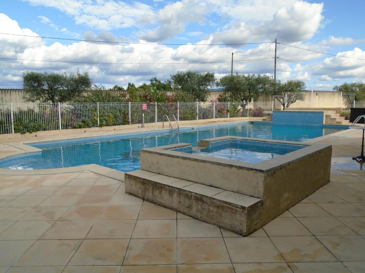 Gite Les Feuilles De Chene Villa Carpentras Bagian luar foto