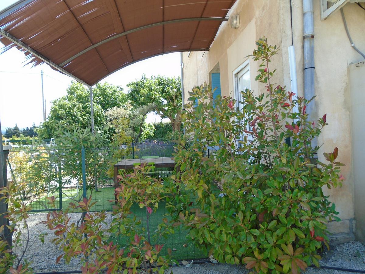 Gite Les Feuilles De Chene Villa Carpentras Bagian luar foto