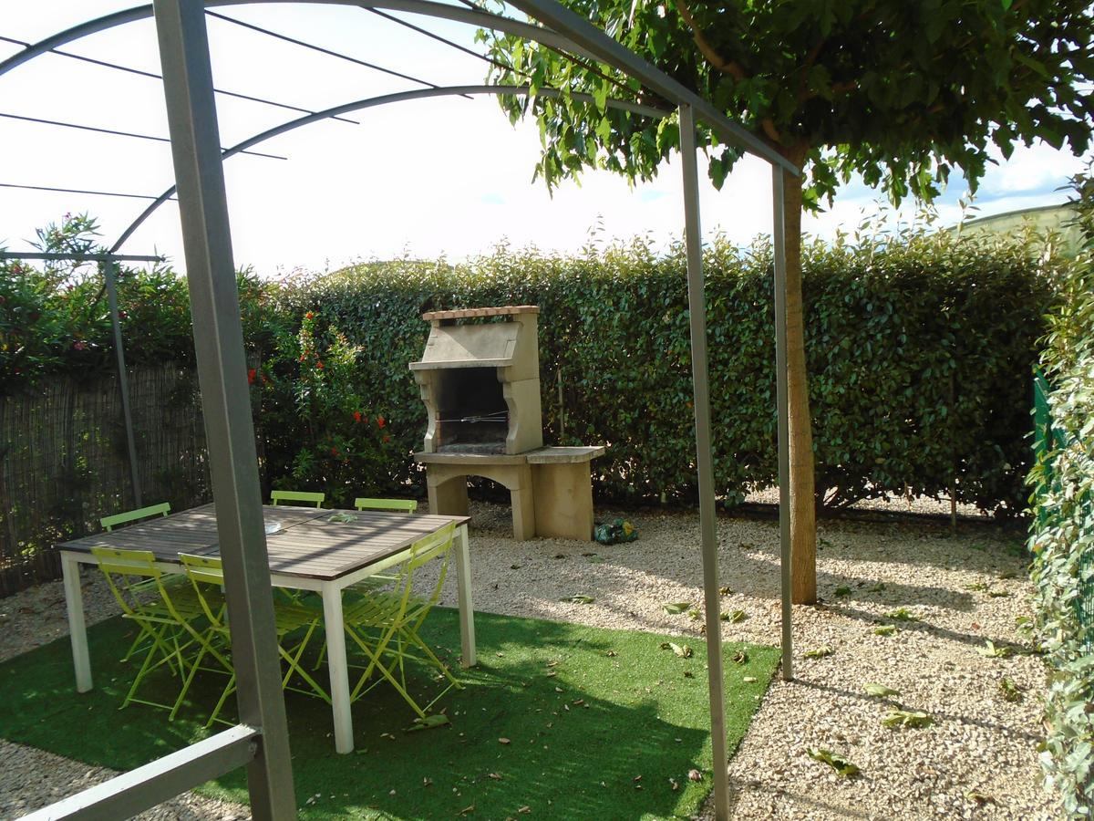 Gite Les Feuilles De Chene Villa Carpentras Bagian luar foto